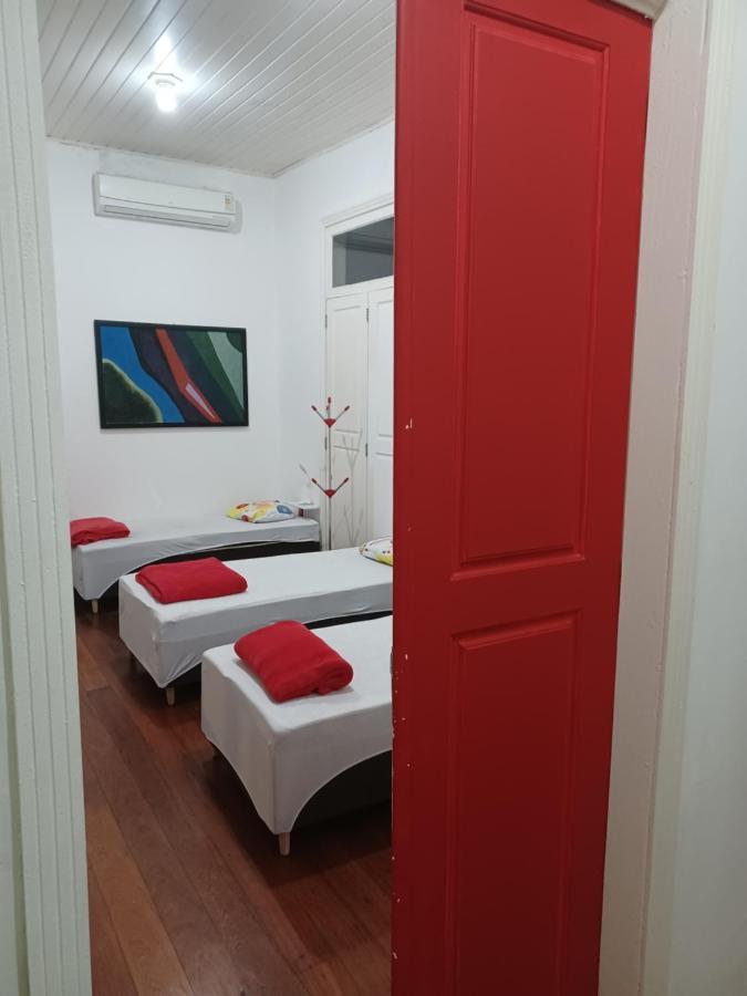 Casarao Hostel & Quartos Privados Флорианополис Экстерьер фото